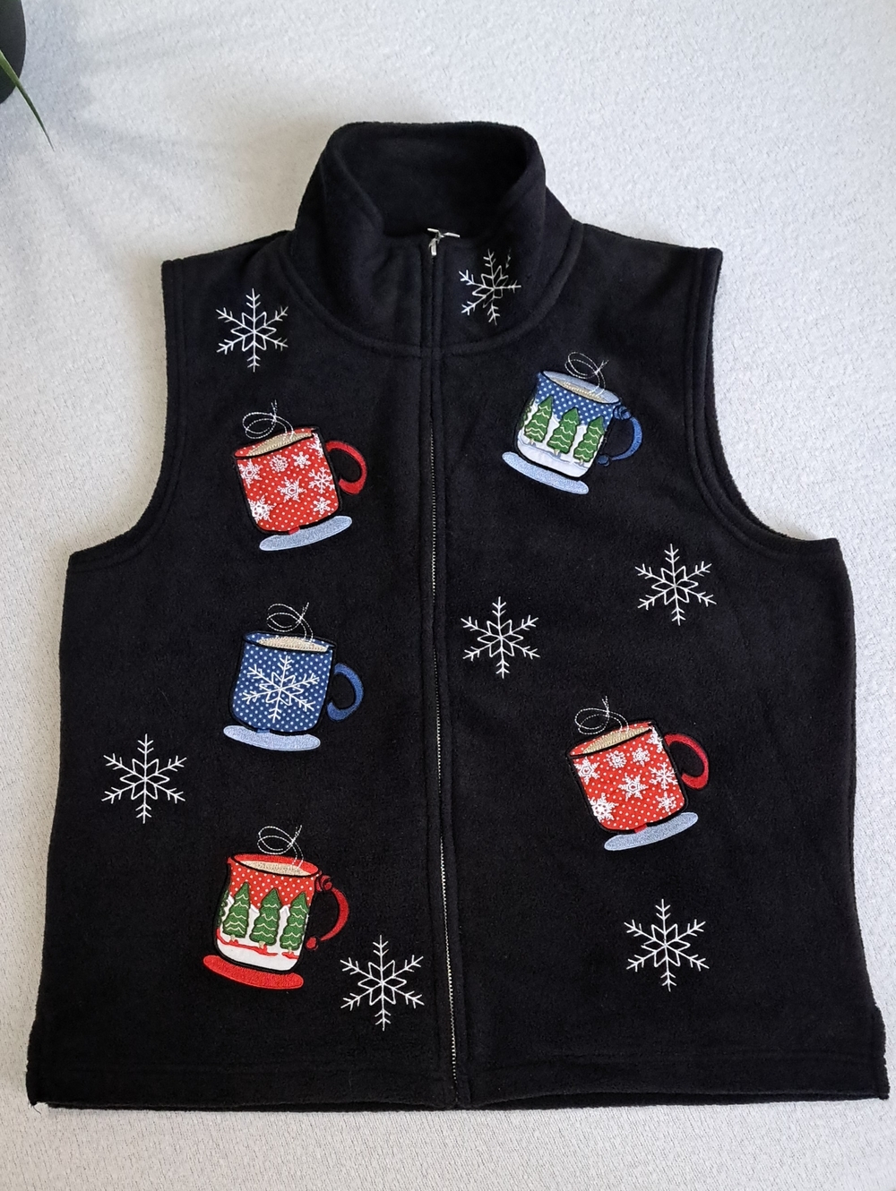 Denver Hayes Black Holiday Fleece Vest Festive Mug Snowflake Size Large Winter